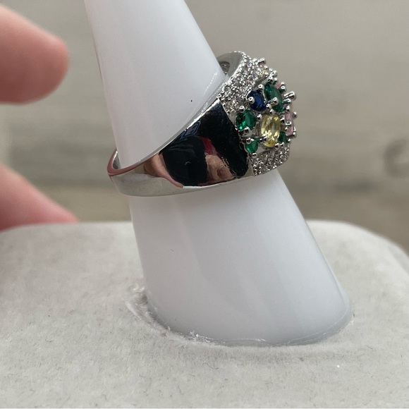 Beautiful Statement Cluster Blue Sapphire Green Emerald CZ Ring Band - Picture 3 of 4